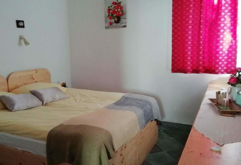 آپارتمان 1 خوابه, Mama's House