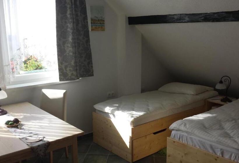 آپارتمان 1 خوابه, Mama's House