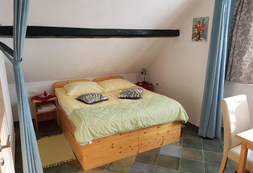 آپارتمان 1 خوابه, Mama's House