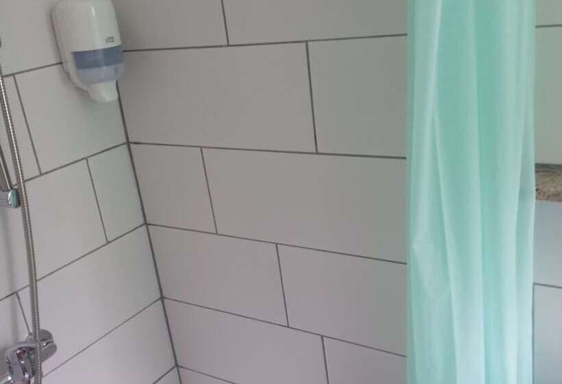 اتاق خانوادگی, Mama's House