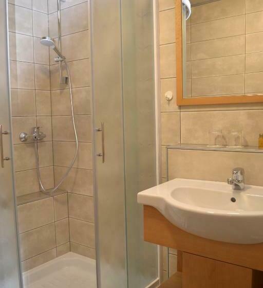 اتاق استاندارد یک نفره, Mini