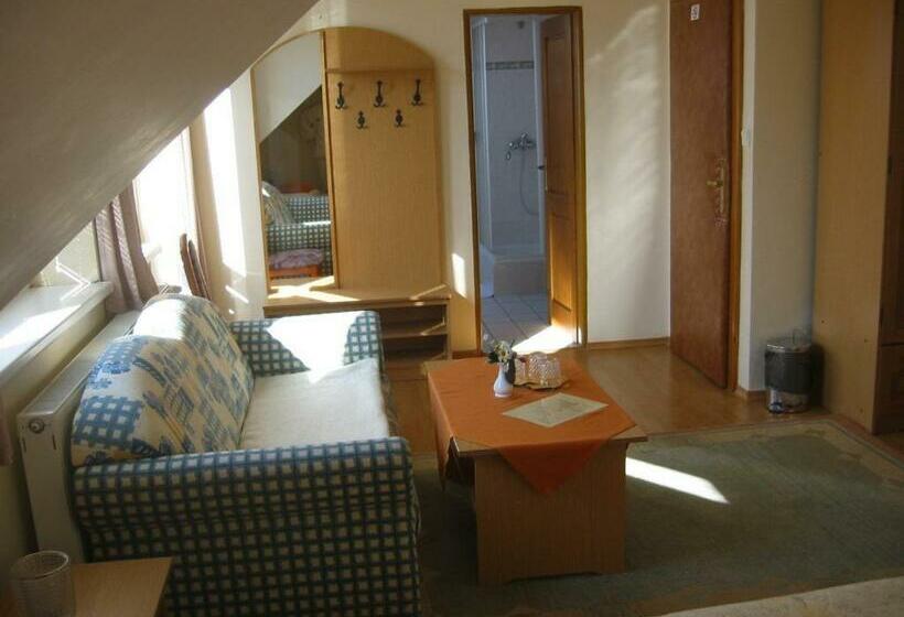 스탠다드 트리플 룸, Penzion Harmonia