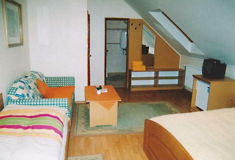 스탠다드 트리플 룸, Penzion Harmonia