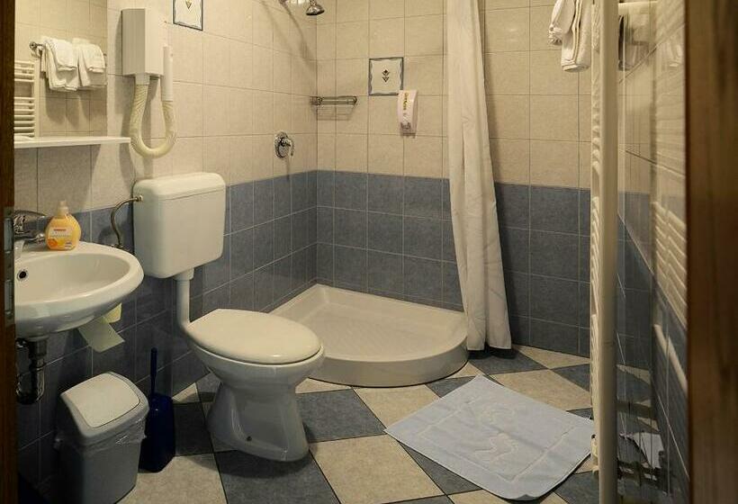 اتاق استاندارد سه نفره, Bed And Breakfast Valjavec