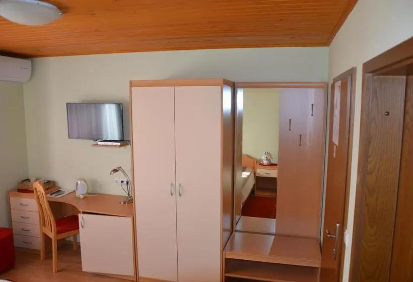 اتاق استاندارد, Bed And Breakfast Valjavec