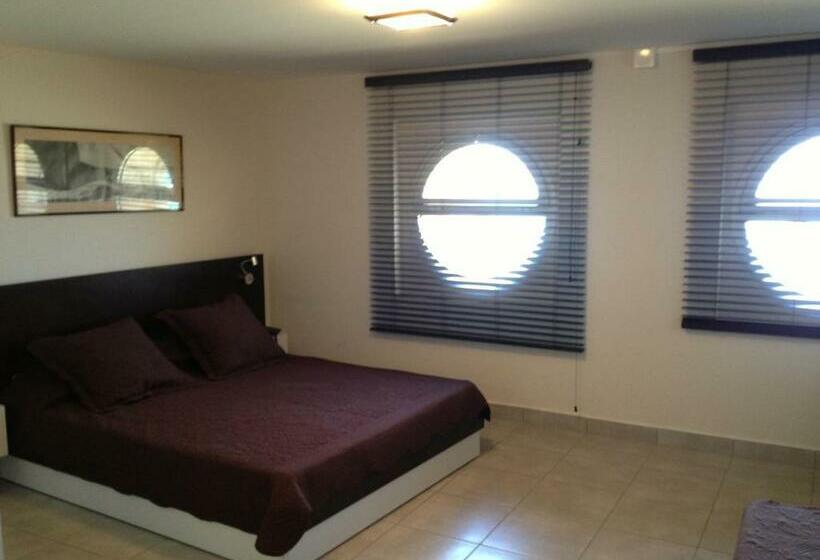 اتاق استاندارد سه نفره, Alize Plage