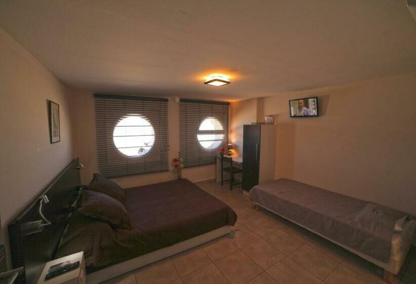 اتاق استاندارد سه نفره, Alize Plage