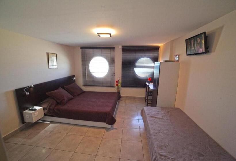 اتاق استاندارد با چشم‌انداز دریا, Alize Plage