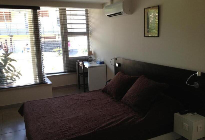 اتاق اکونومی, Alize Plage