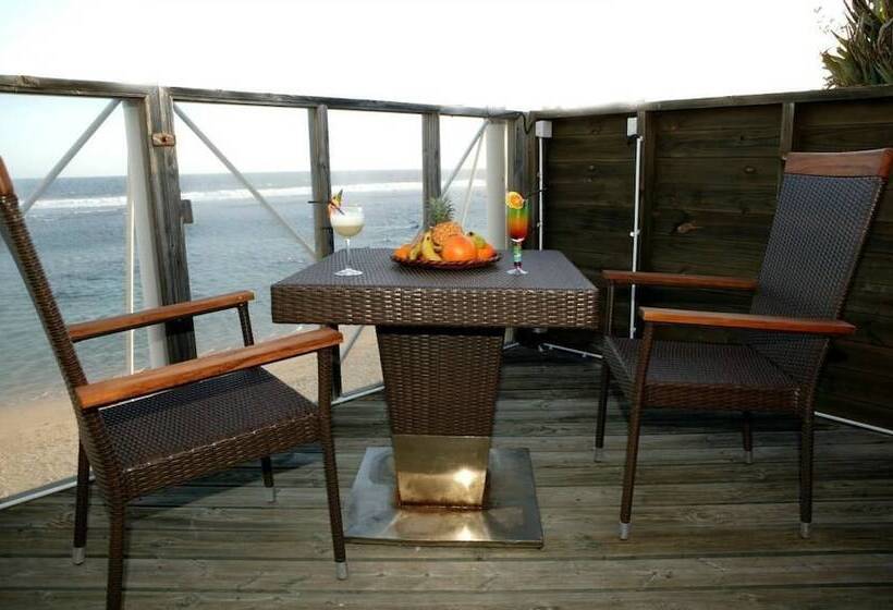 اتاق استاندارد با بالکن و چشم‌انداز دریا, Alize Plage