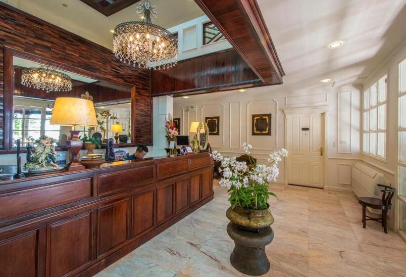 スタンダードルーム, Le Bouton Dor Boutique