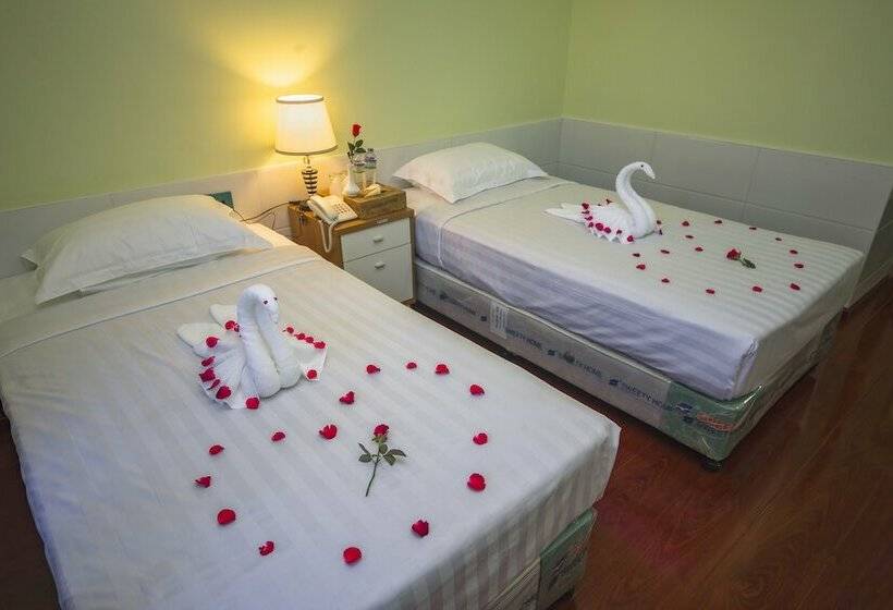 اتاق سوپریور, Myat Nan Taw Win