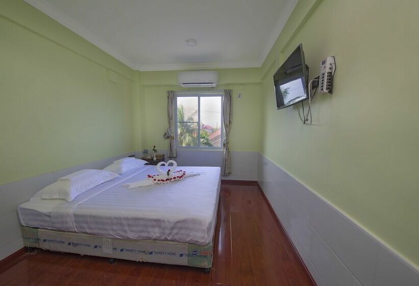 اتاق سوپریور, Myat Nan Taw Win