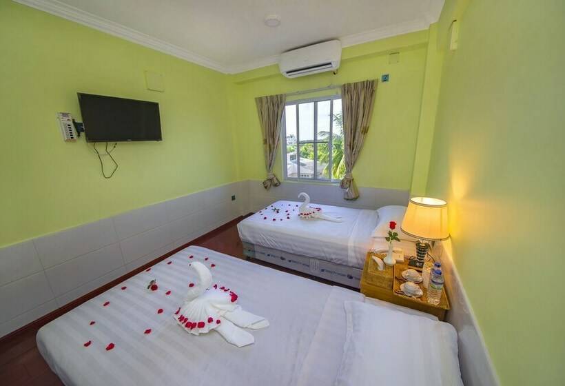 اتاق سوپریور, Myat Nan Taw Win