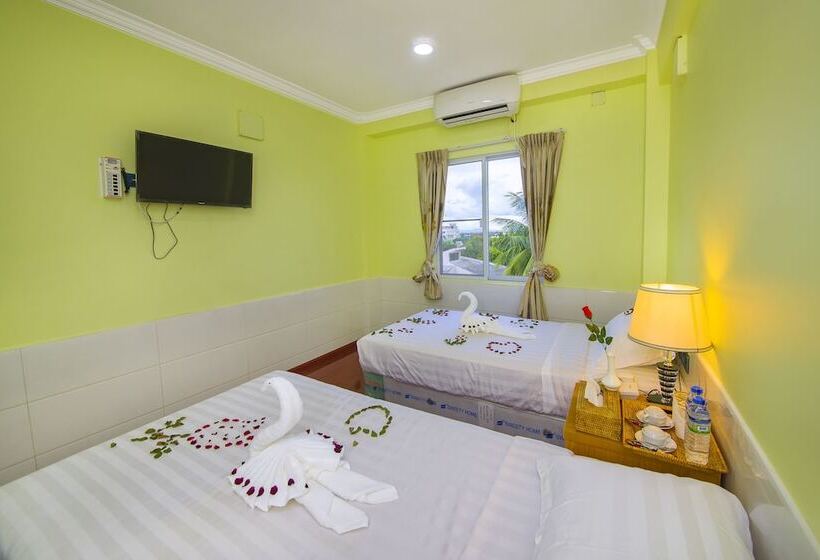 اتاق استاندارد, Myat Nan Taw Win