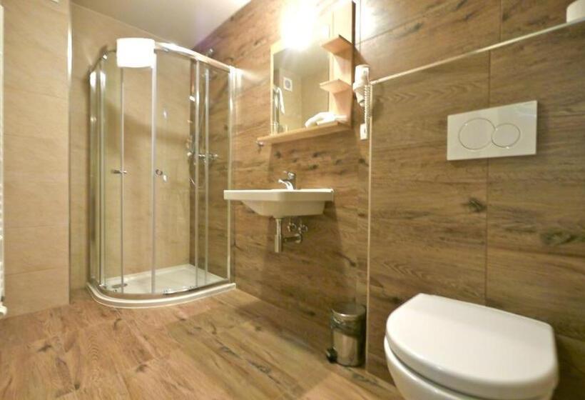 آپارتمان لوکس 2 خوابه, Riverside