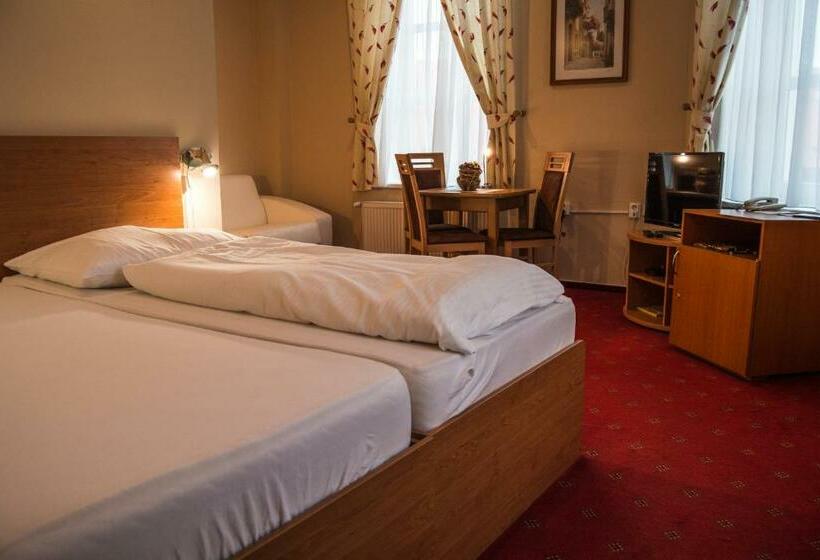 Номер Стандарт, Roháč