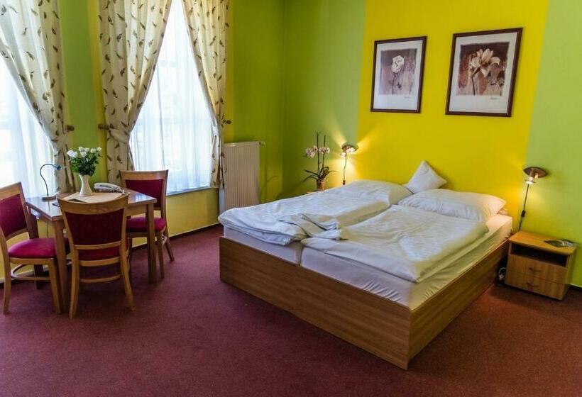 Номер Стандарт, Roháč