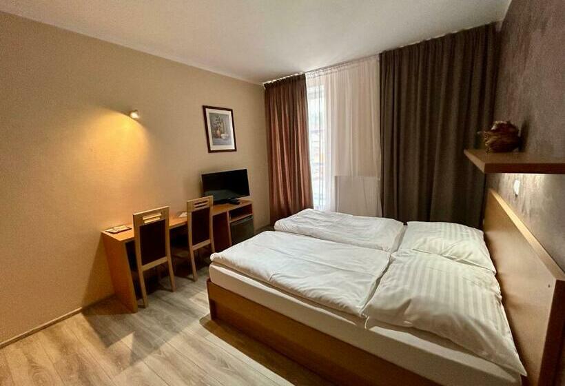 Номер Стандарт, Roháč