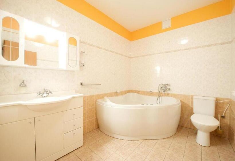 Полулюкс, Roháč