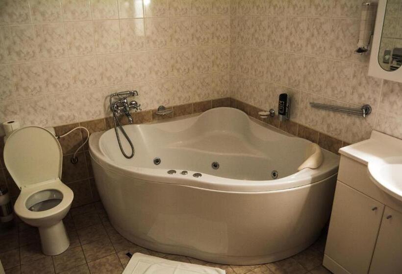 Полулюкс, Roháč