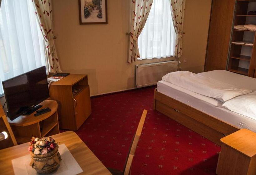 Полулюкс, Roháč