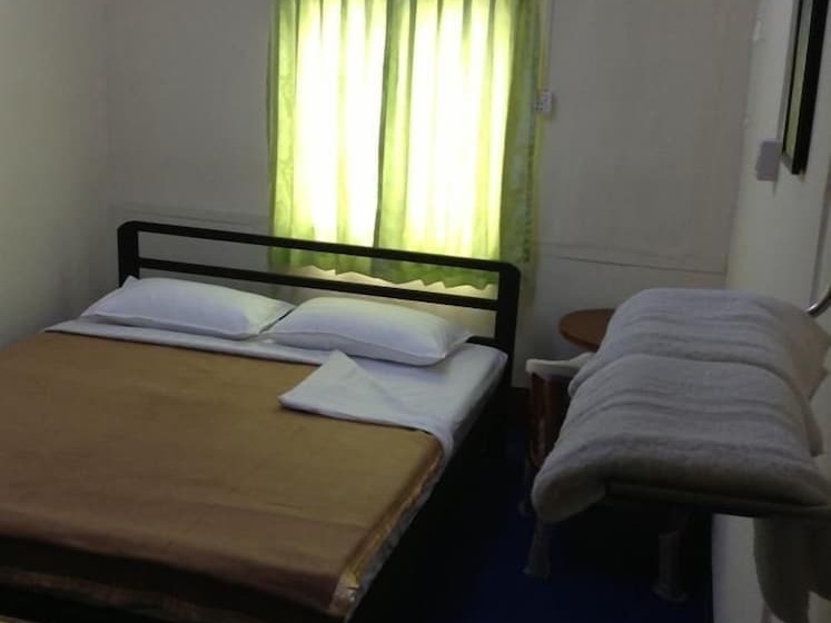 اتاق لوکس, Tha Ha Zar Ta