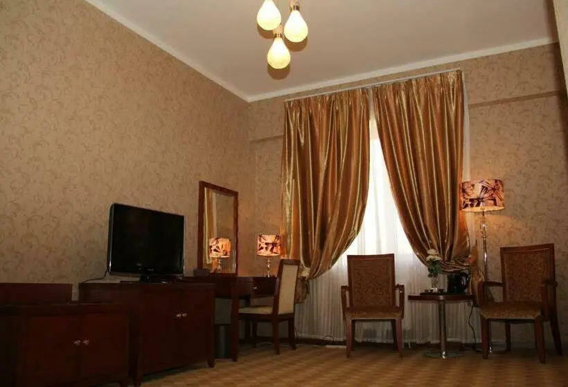 اتاق سوپریور, Ub City