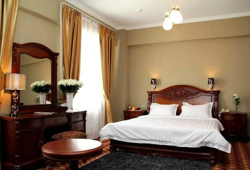 اتاق لوکس با تخت بزرگ, Ub City