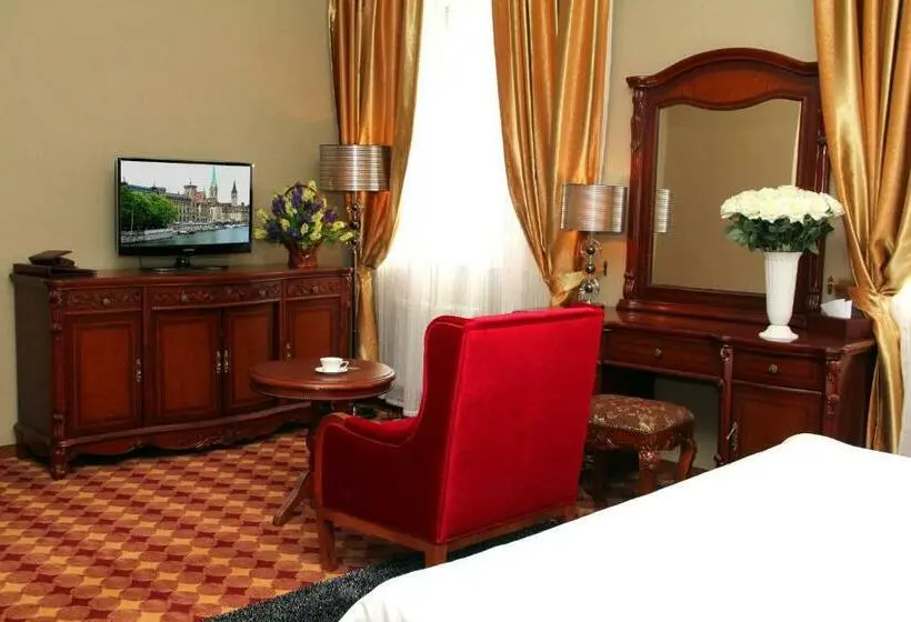 اتاق لوکس با تخت بزرگ, Ub City