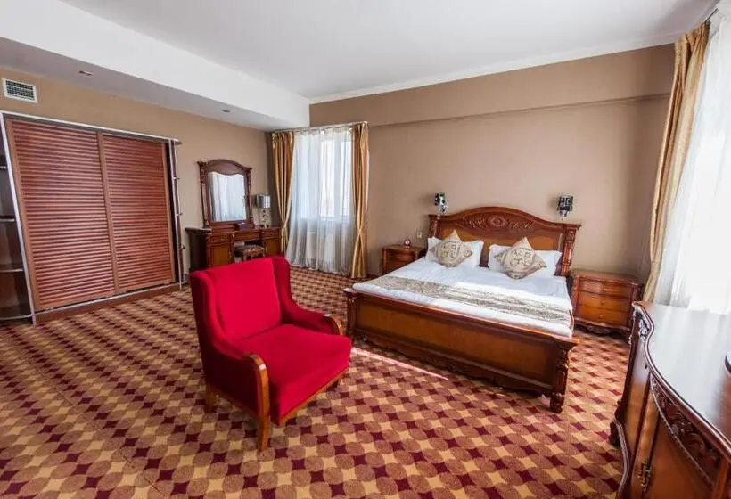 اتاق لوکس با تخت بزرگ, Ub City