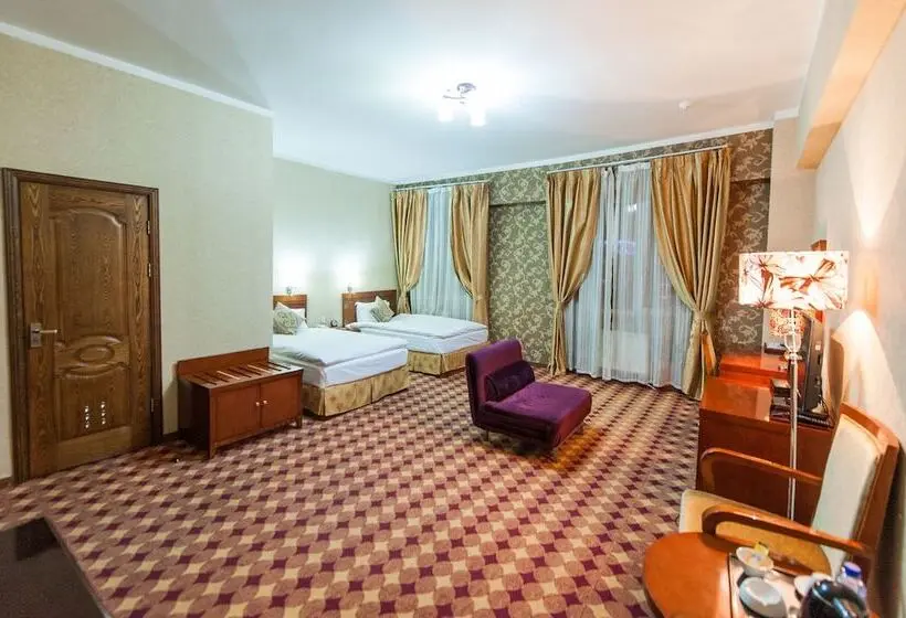 اتاق سوپریور, Ub City