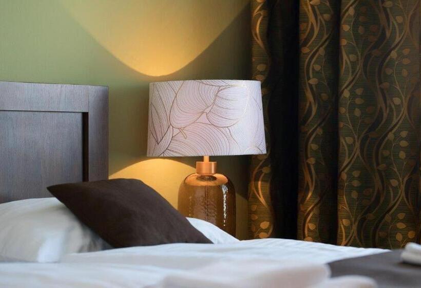 디럭스 룸, Zlatý Býk