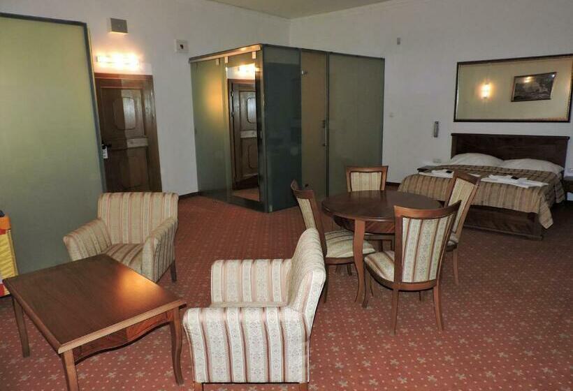 Номер Deluxe, Zámok Topoľčianky