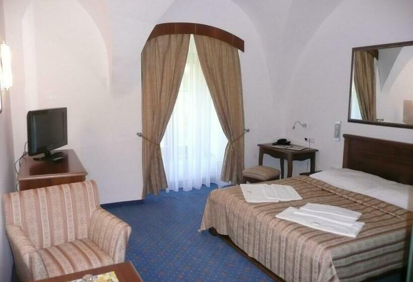 Номер Стандарт, Zámok Topoľčianky