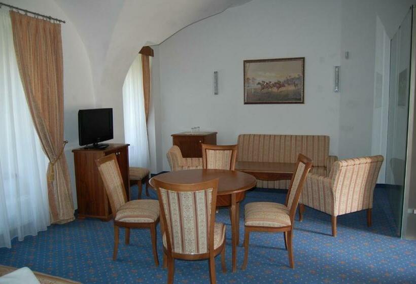 Номер Deluxe, Zámok Topoľčianky