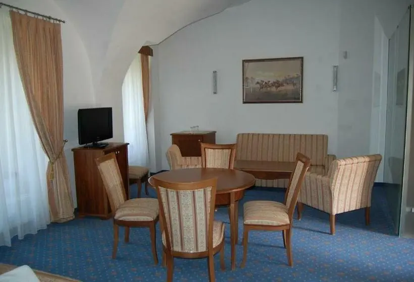 デラックスルーム, Zámok Topoľčianky