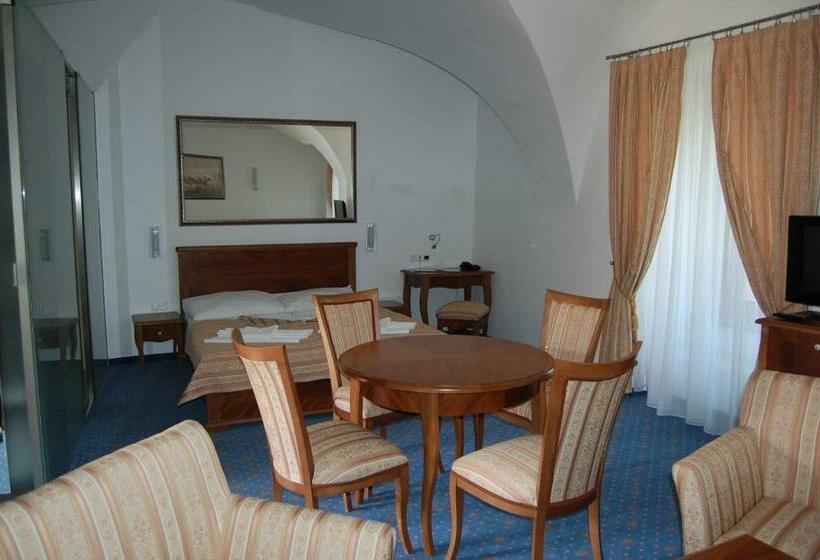 Номер Deluxe, Zámok Topoľčianky