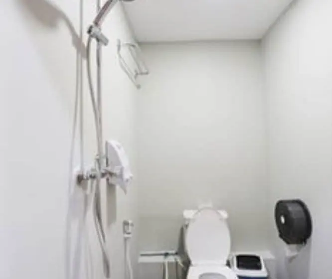 تختخواب در اتاق مشترک, Little Yangon Hostel