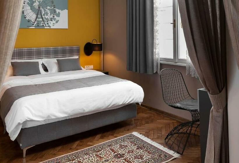 سوییت جونیور با بالکن, London B&b