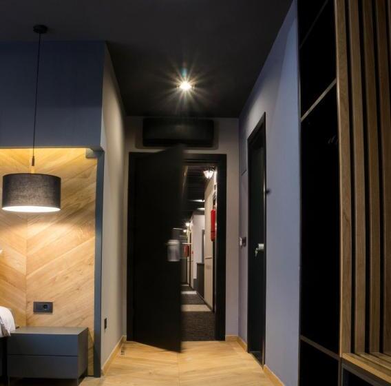 اتاق سوپریور چهار تخته, London B&b