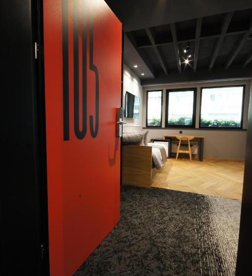 اتاق استاندارد سه نفره, London B&b