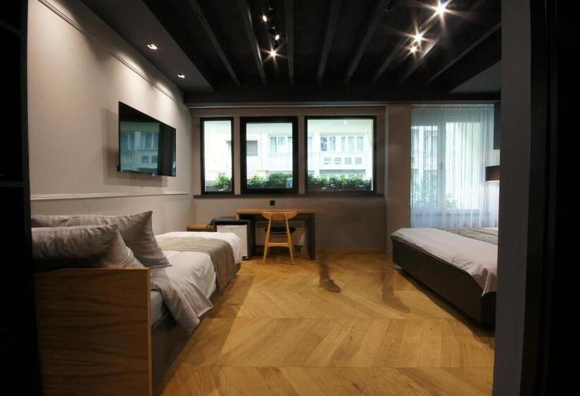 اتاق استاندارد سه نفره, London B&b