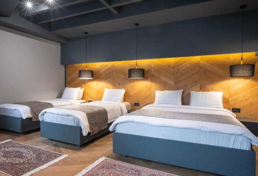 اتاق سوپریور چهار تخته, London B&b