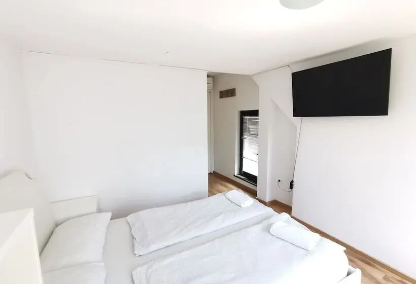 اتاق استاندارد, Most Hostel