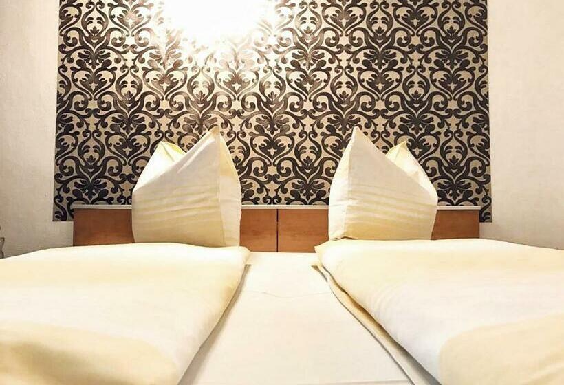 اتاق استاندارد, Reich Motel