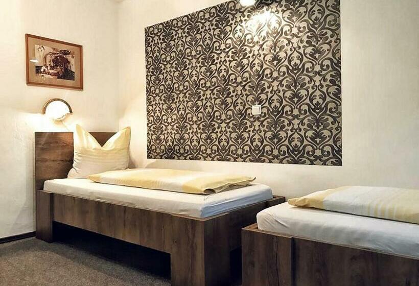 اتاق استاندارد, Reich Motel