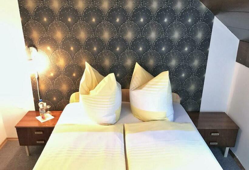 اتاق استاندارد, Reich Motel