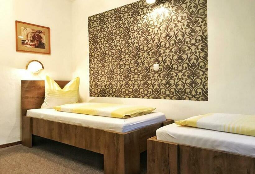 اتاق استاندارد, Reich Motel