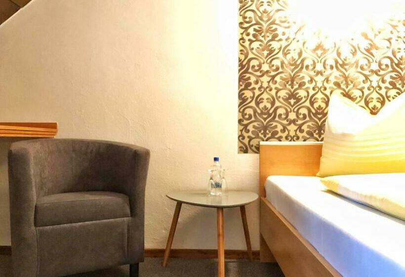 اتاق استاندارد, Reich Motel